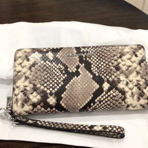 Michael Kors Continental Wallet